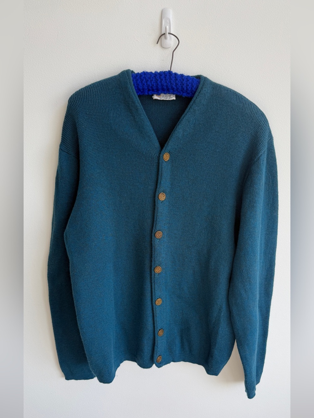 Vintage pure virgin wool cardigan
Large